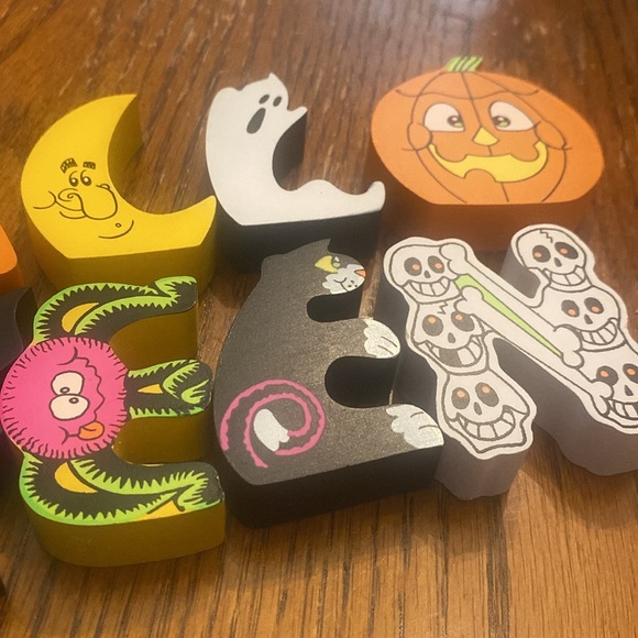 Halloweenn blocks that spell “Halloween” brand new in box vintage 1995 - Picture 4 of 5